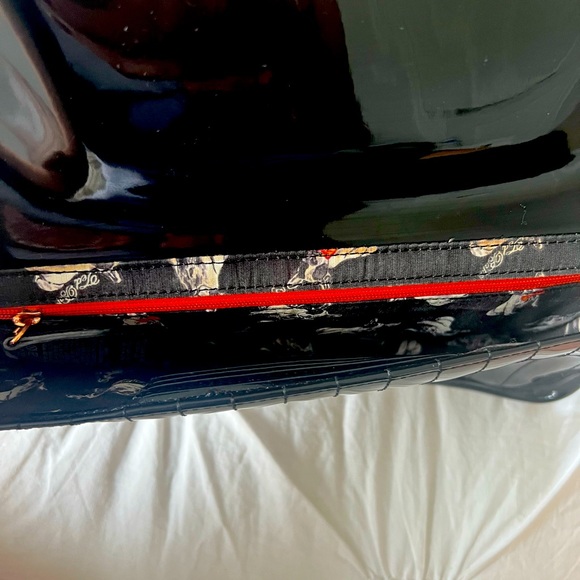 Black Patent Leather clutch with bronze details - Picture 3 of 4